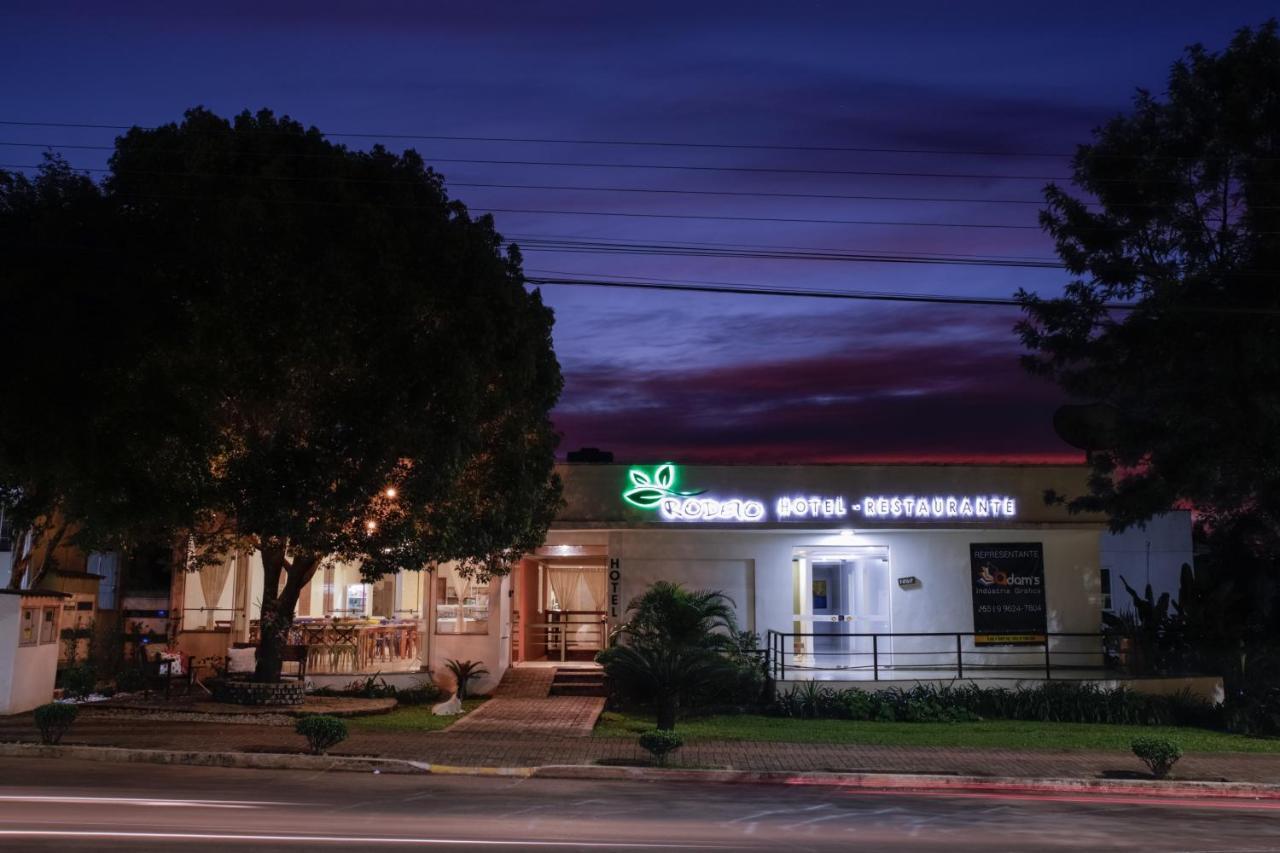 Hotel Rodeio *