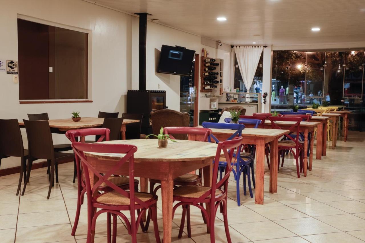 Rodeio Hotel *